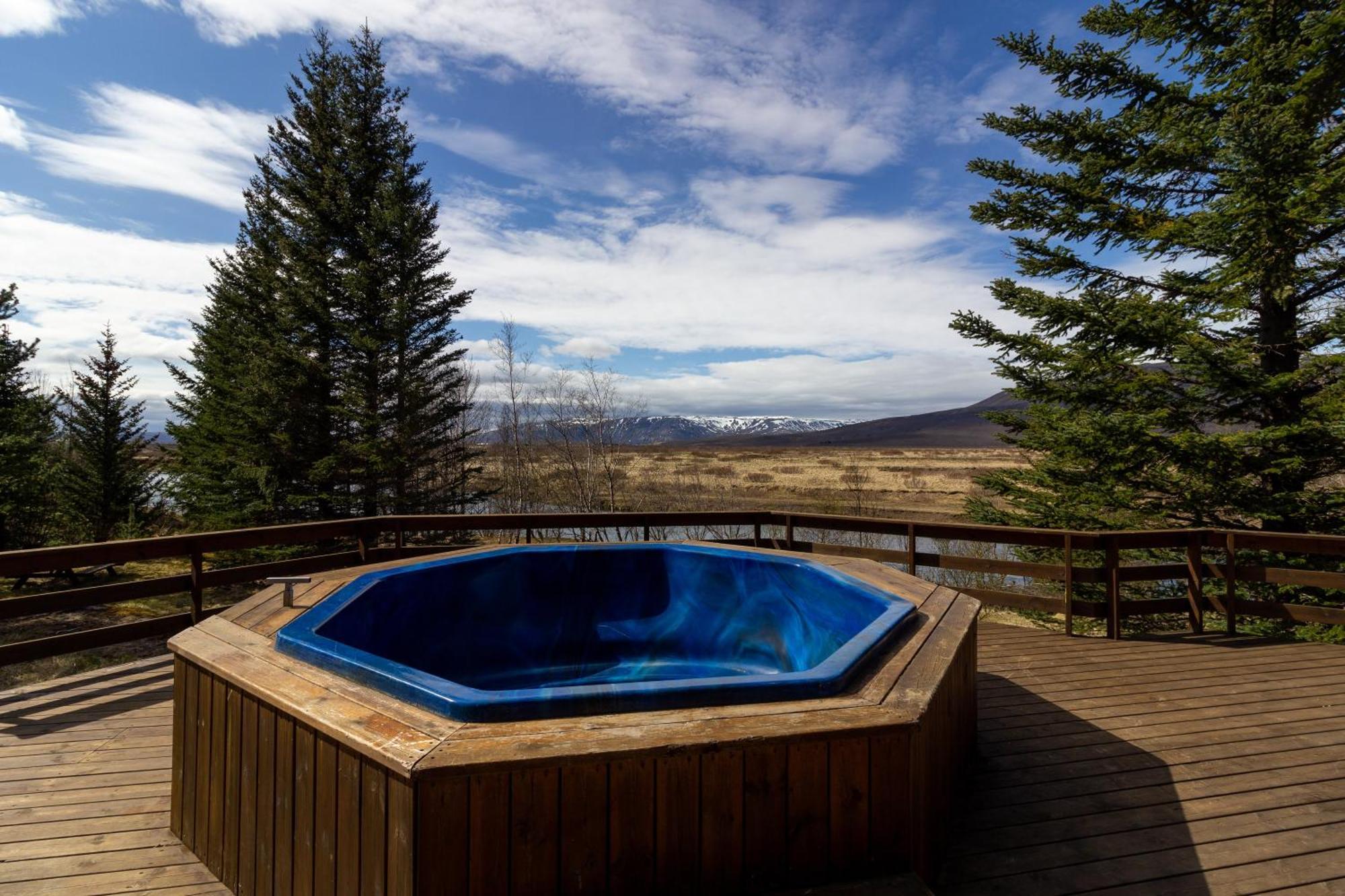 Gorgeous Riverside In The South Of Iceland Villa