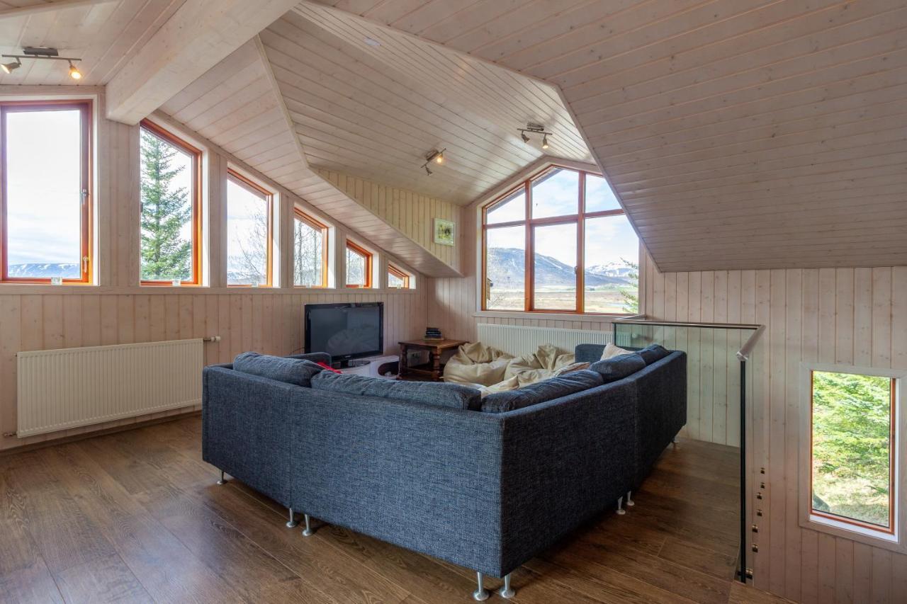Gorgeous Riverside In The South Of Iceland Villa *