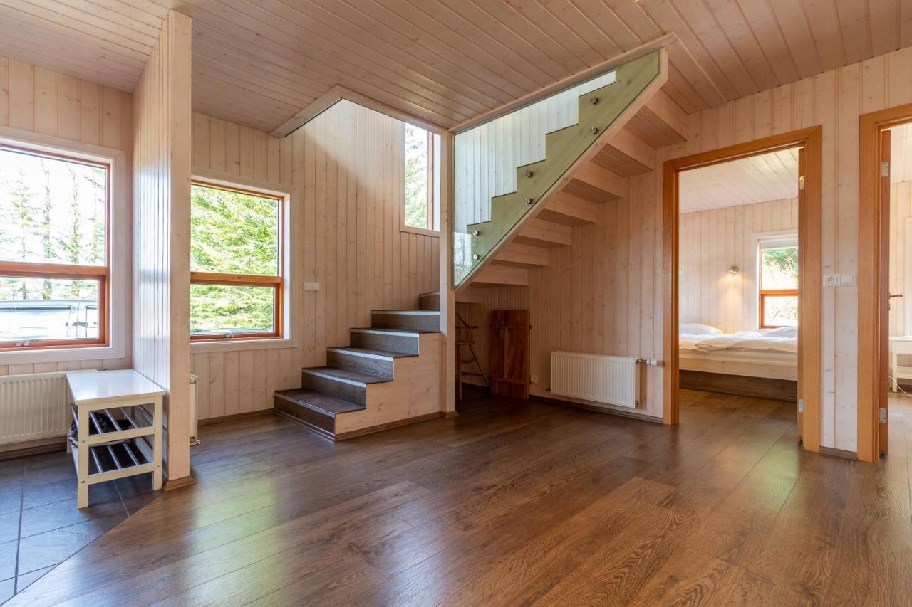 Gorgeous Riverside In The South Of Iceland Villa
